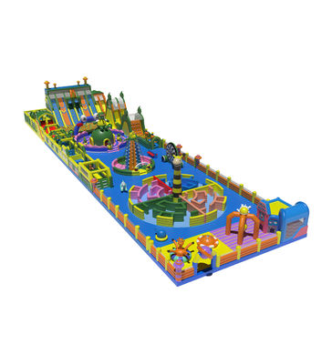Gigantyczny, żywy, nadmuchany park rozrywki, śpiew przygodowy, park rozrywki Odyssey.