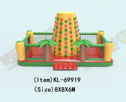 Dmuchana Ścianka Wspinaczkowa: Zabawny, Plenerowy Plac Zabaw z Tropikalnymi Palmami