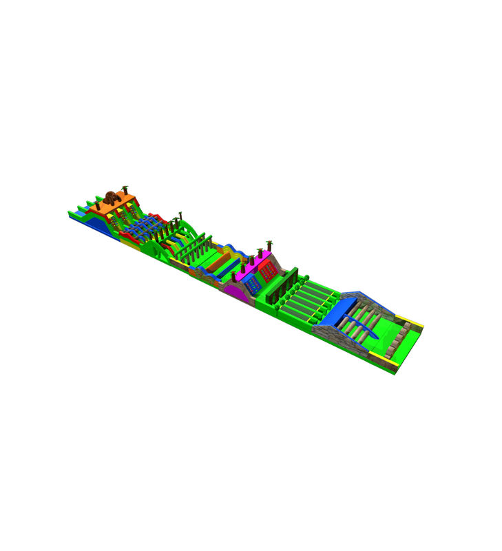 Żywy, dynamiczny, wielobarwny, nadmuchany teren zawodów z przeszkodami.